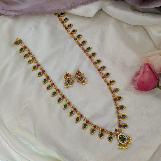 Long mango long necklace  white