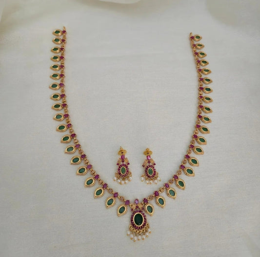 Long mango long necklace  white