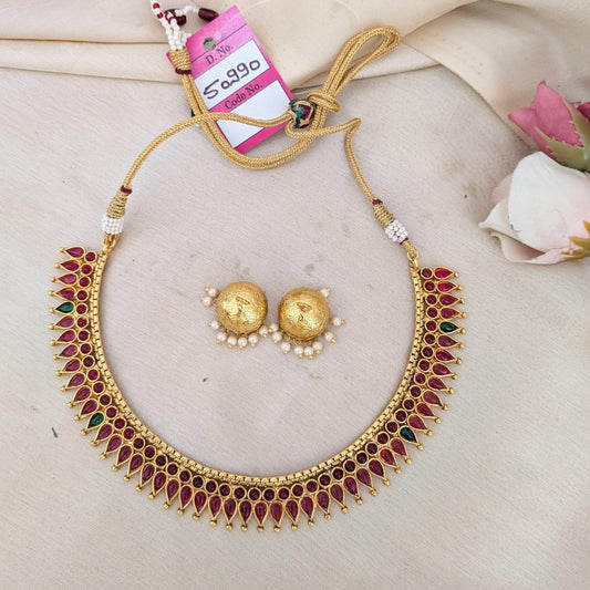 Kemp stone necklace