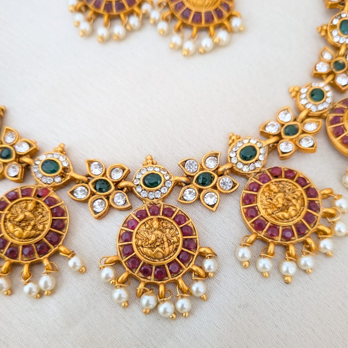 Kemp stone lakshmi with pearl necklace