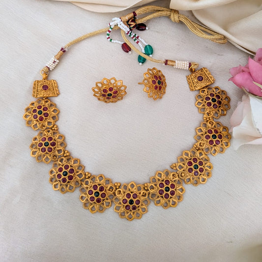 Kemp stone Flower  Necklace