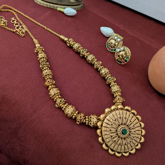 Antique ball with removeable Round Pendant kemp stone necklace