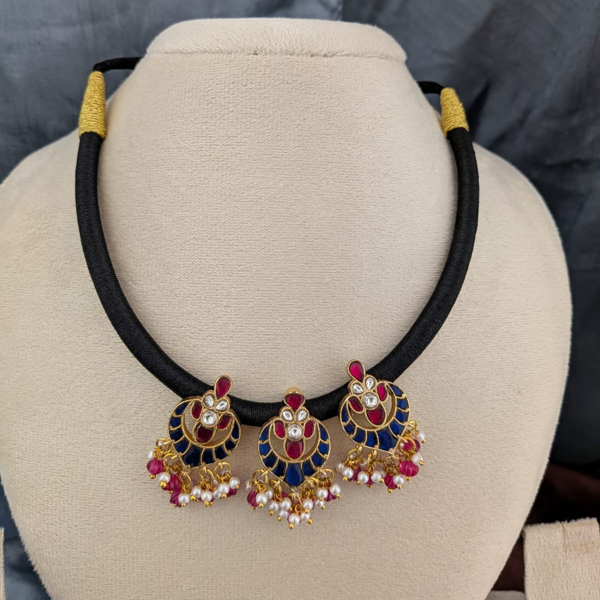 Jadau kundan 3 blue with ruby stone Pendant back rope hasli