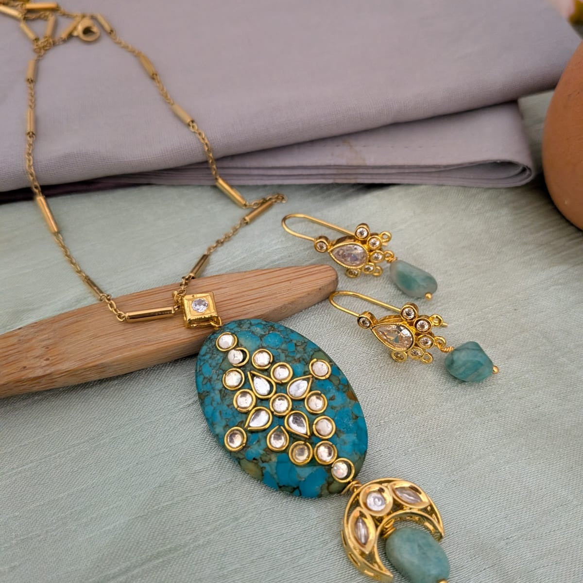 Kundan stone with blue beaded drop
