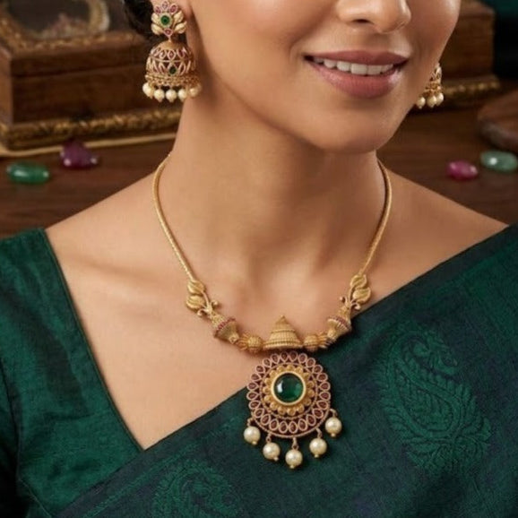 Kemp round green with ruby stone pearl drop Choker