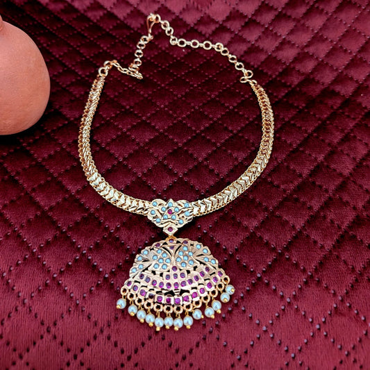 Microplated kemp  with pearl  Necklace