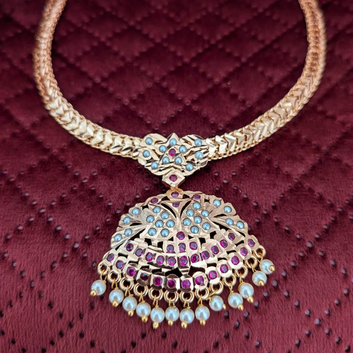 Microplated kemp  with pearl  Necklace