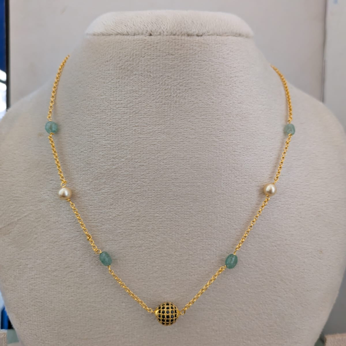Pearl with green beaded invisible necklace