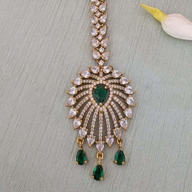 AD stone green with white Peacock Feather tikka