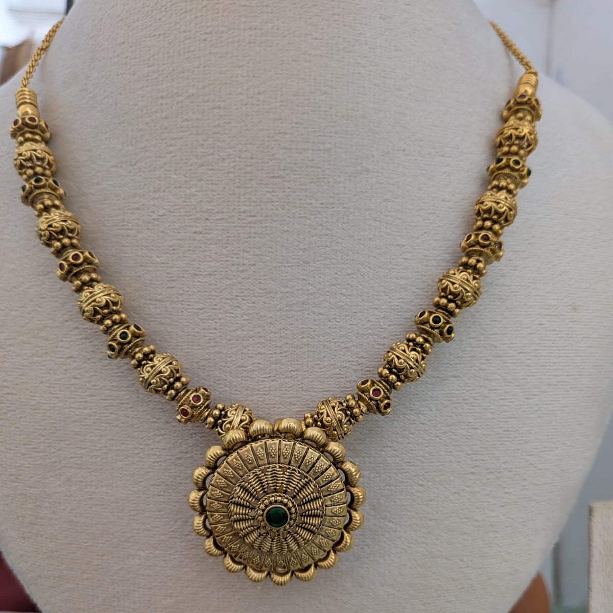 Antique ball with removeable Round Pendant kemp stone necklace