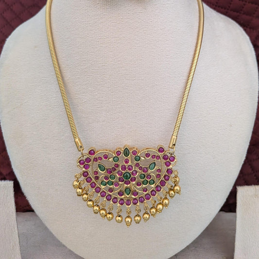 Kemp stone traditional Pendant necklace set