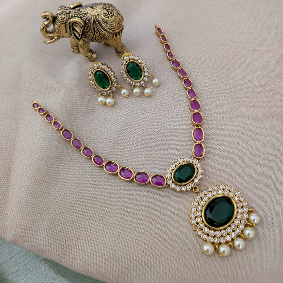 Kemp ruby with green stone necklace