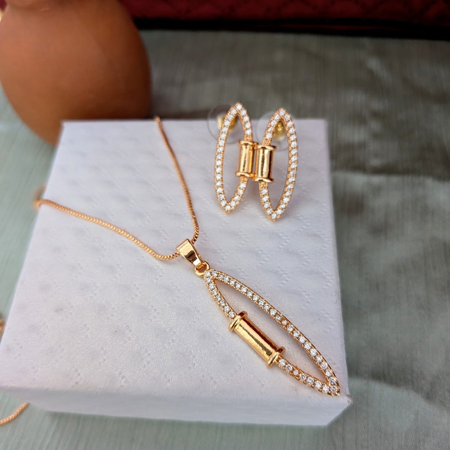 Drop design slim CZ stone chain set