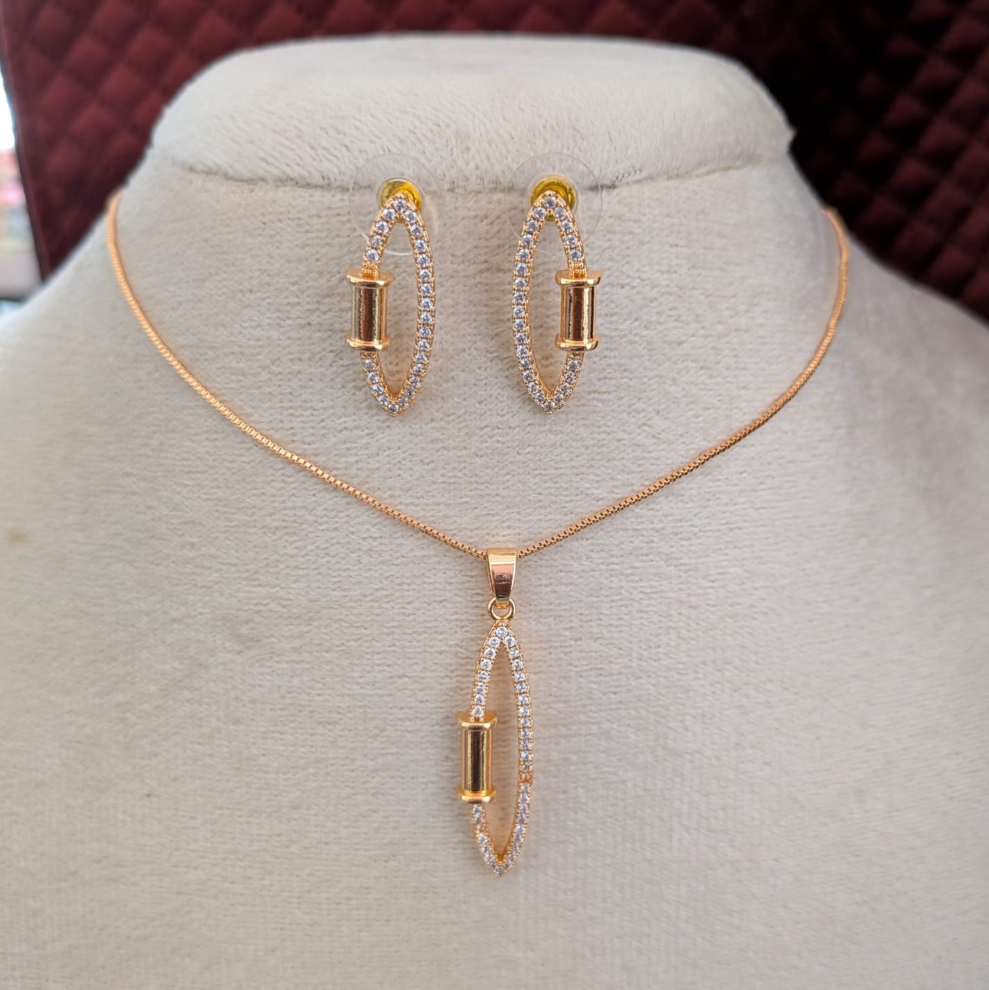 Drop design slim CZ stone chain set