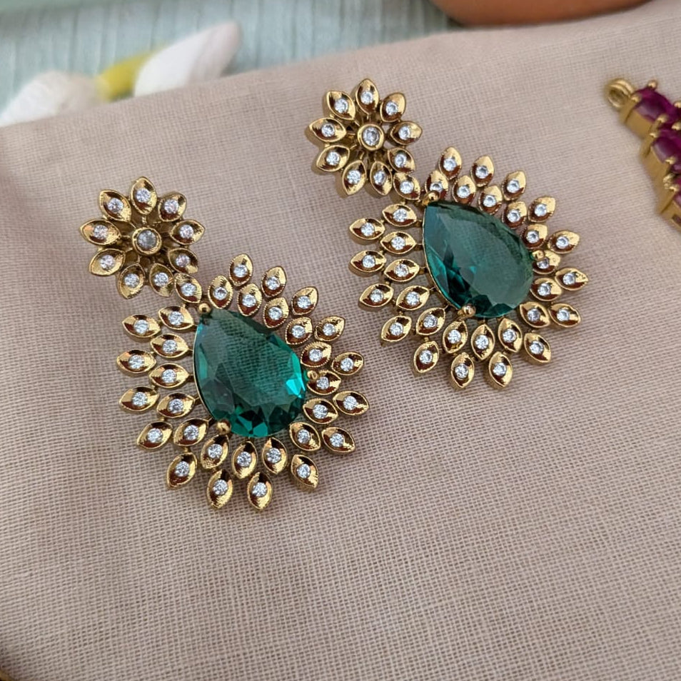 3 layered  aqua green necklace