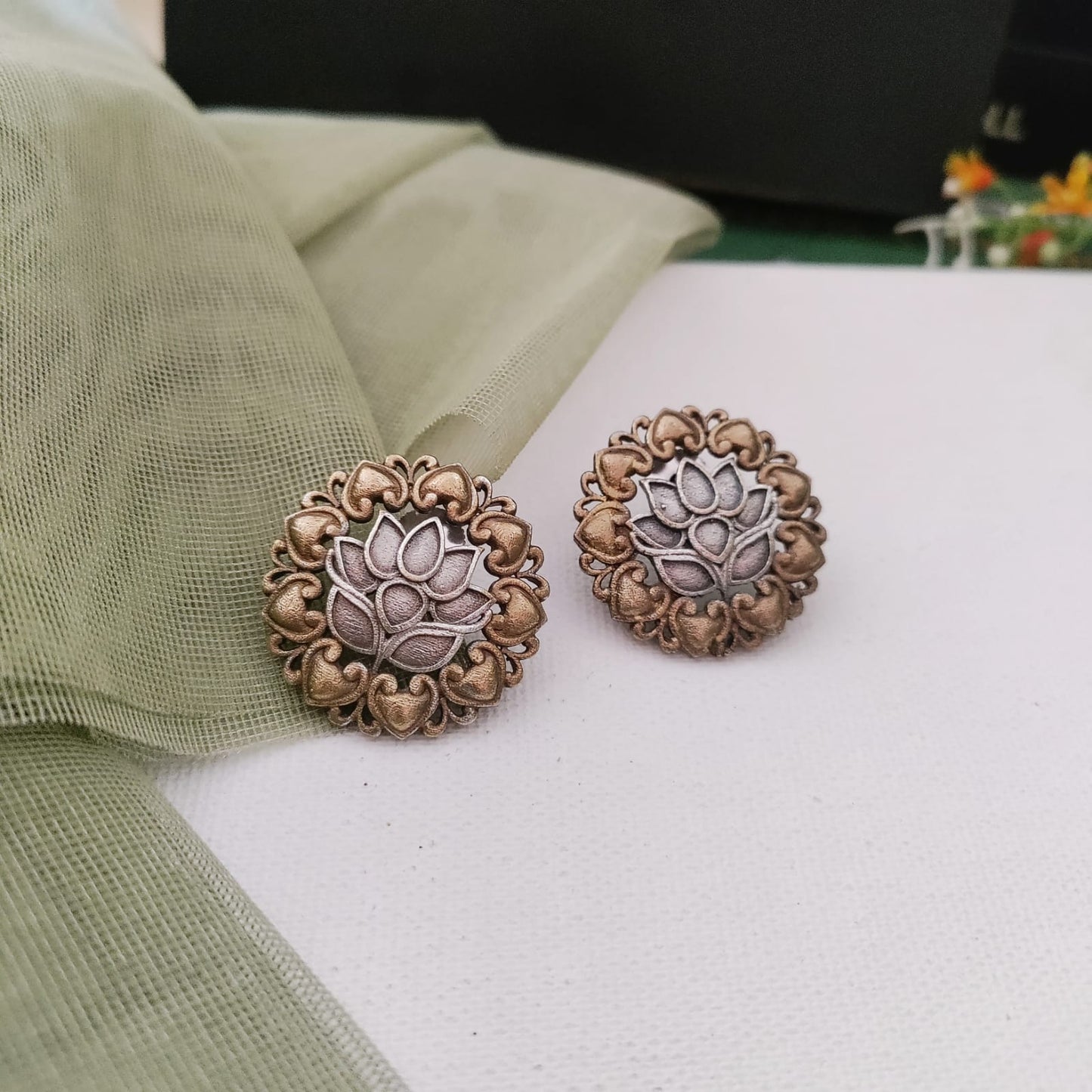 Lotus design  Stud Dualtone
