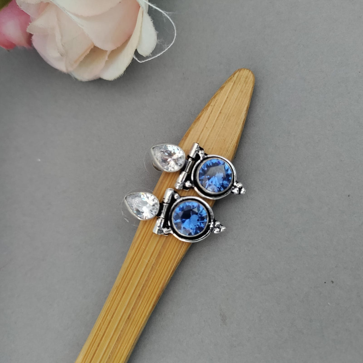 2 Stone earring