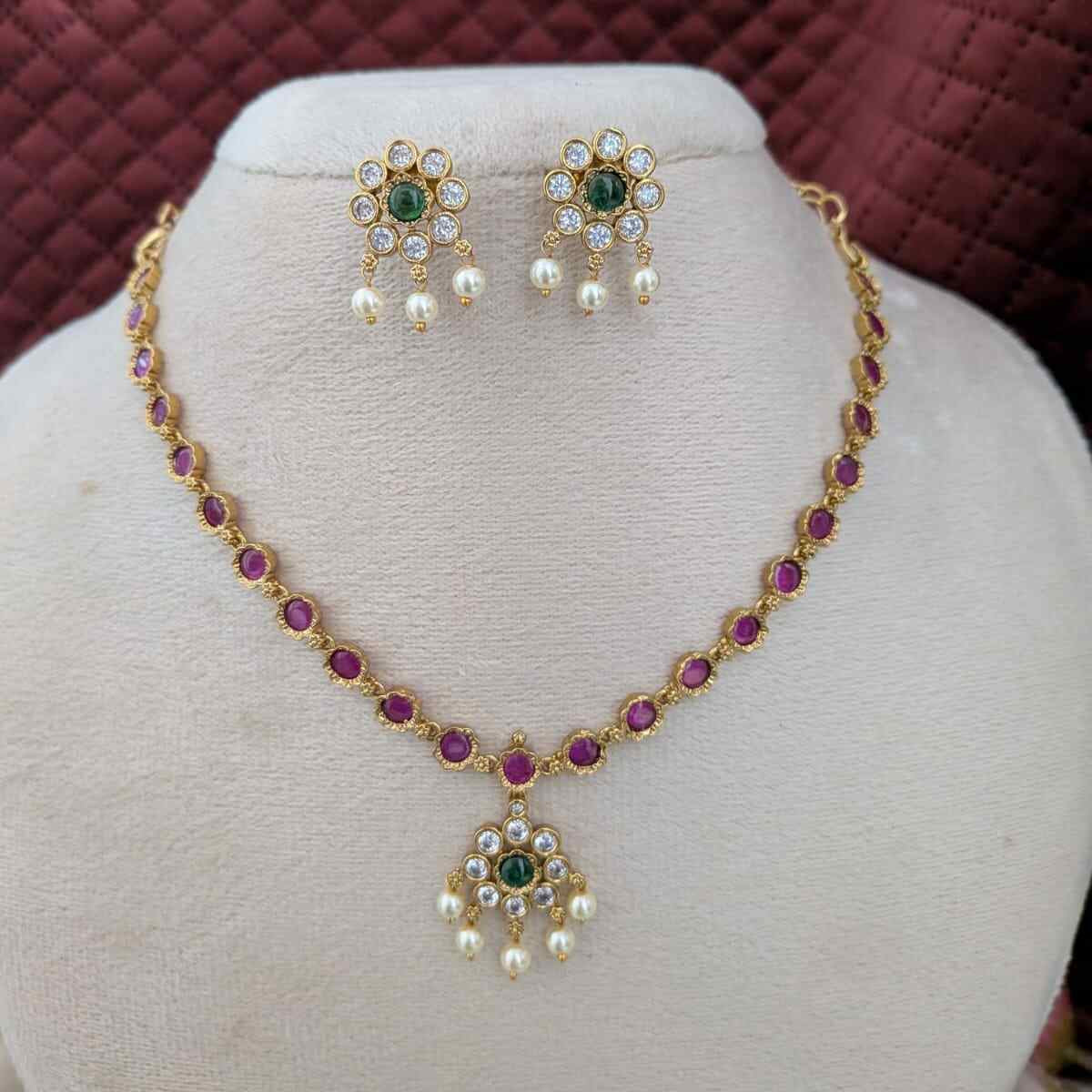 Kemp stone necklace