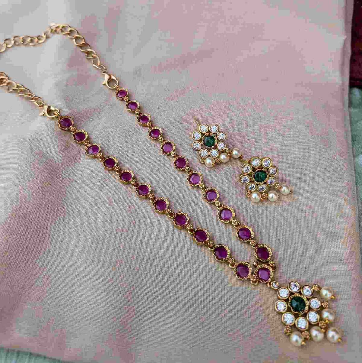Kemp stone necklace