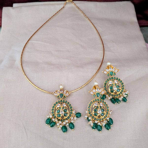 Green Pendant Hasli Necklace