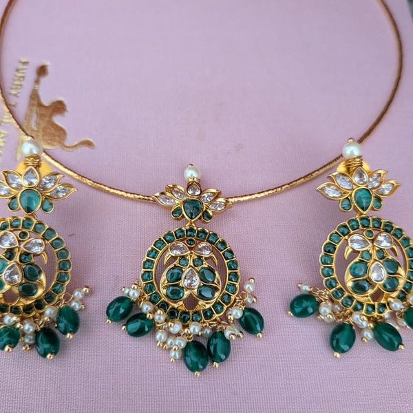 Green Pendant Hasli Necklace