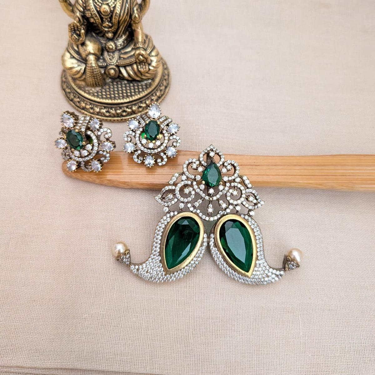 AD Stone Green Puligoru Pendant