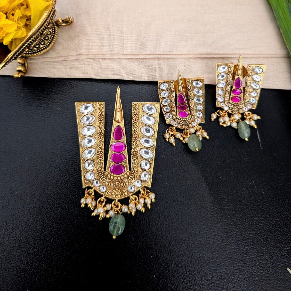 Jadau Kundan  Parumml Namamm Pendant With Earring