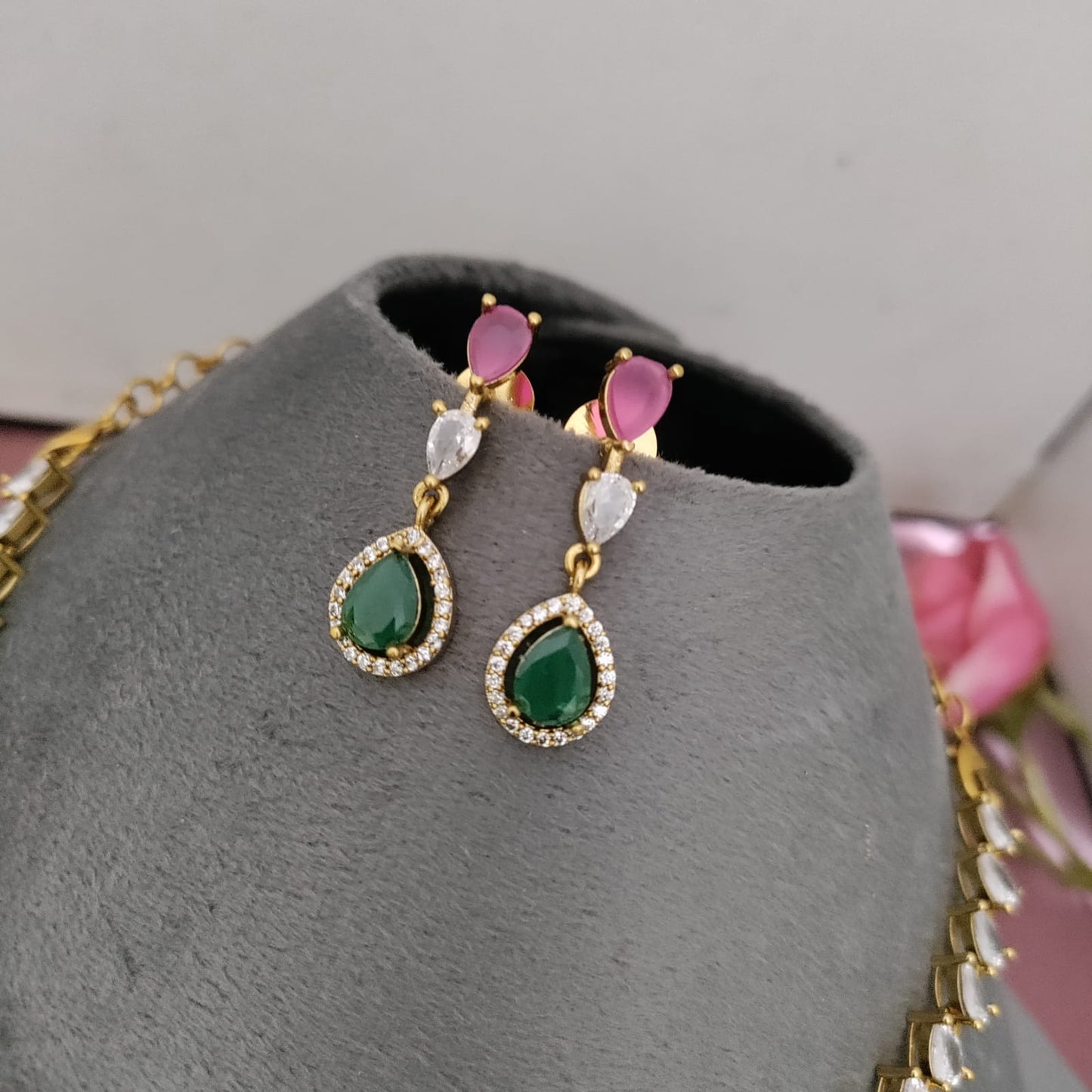 Drop stone ad necklace set