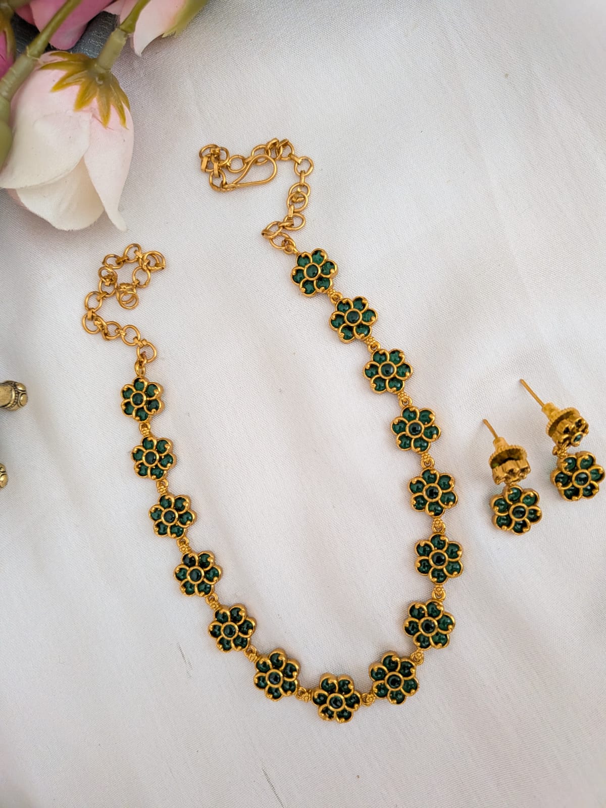 Flower stone necklace set