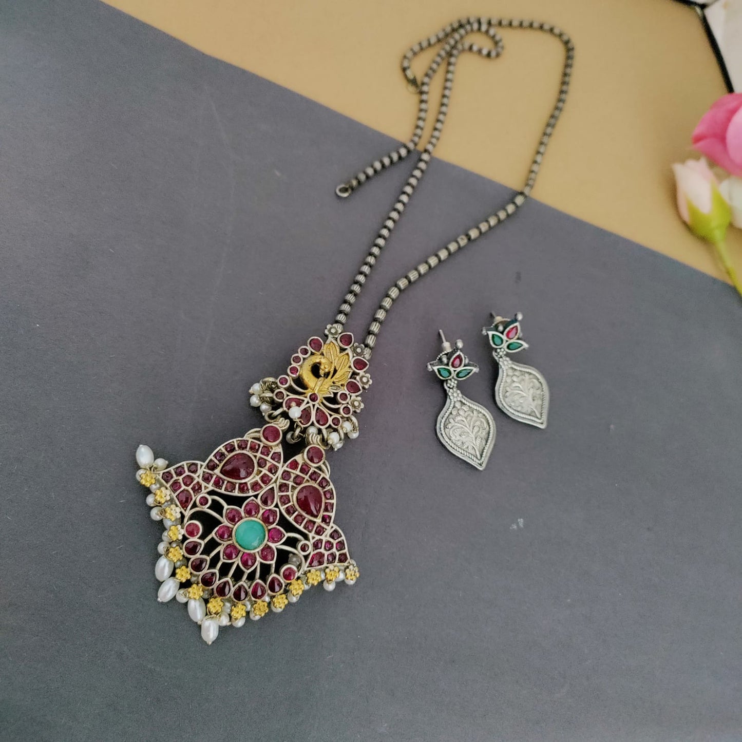 Peacock dualtone long chain set