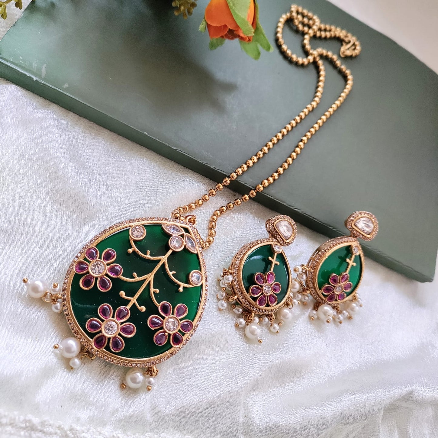 Drop shaped Exclusive Kundan work pendant chain
