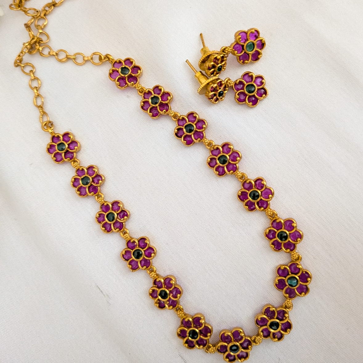Flower stone necklace set