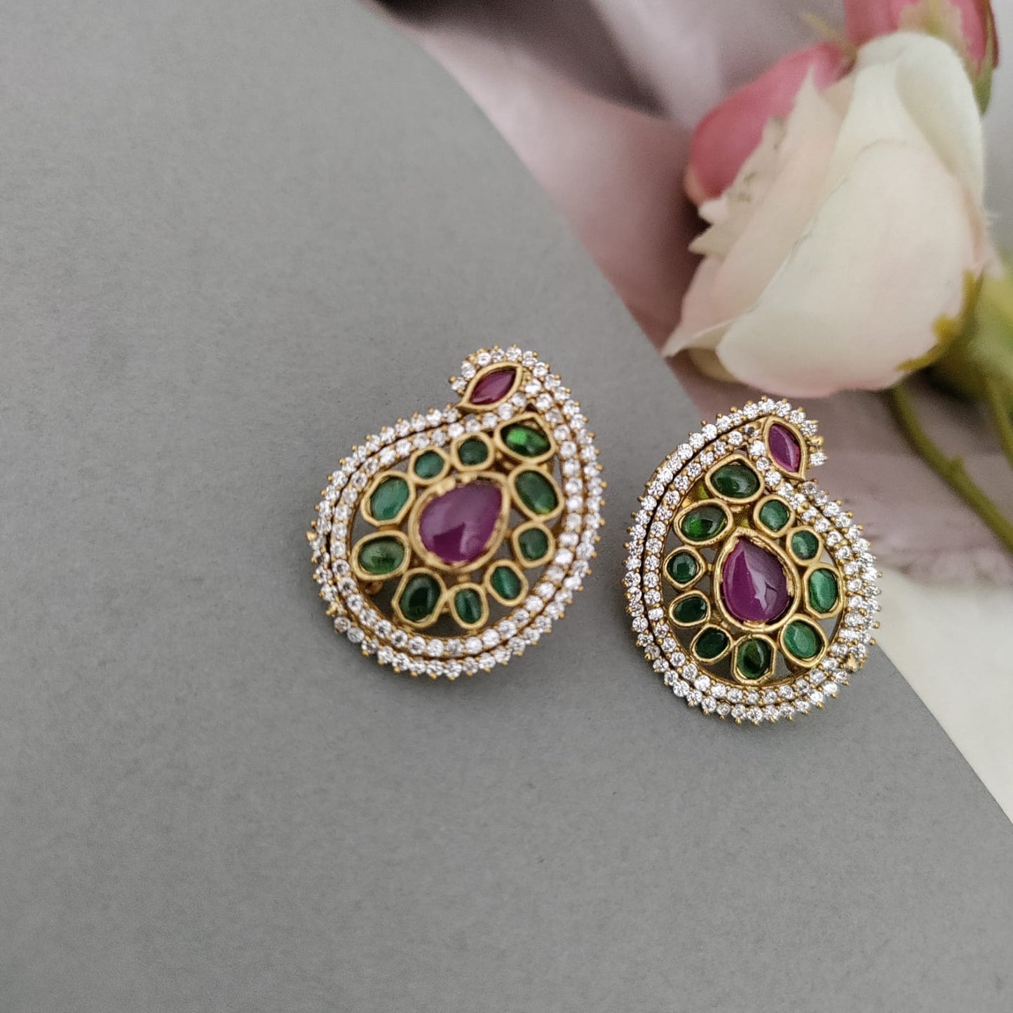 Green stone mango stud