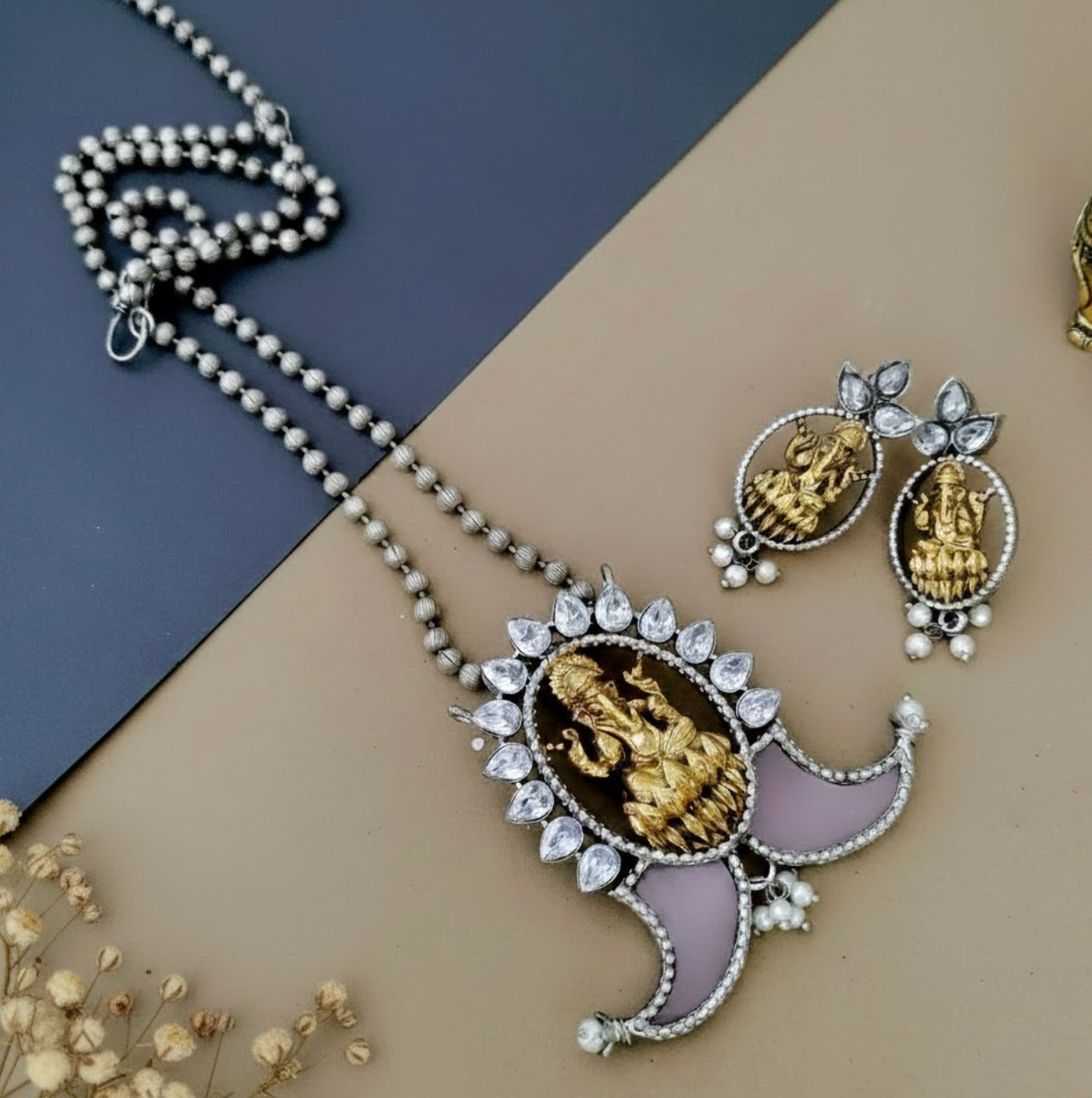 Lakshmi dualtone long chain set