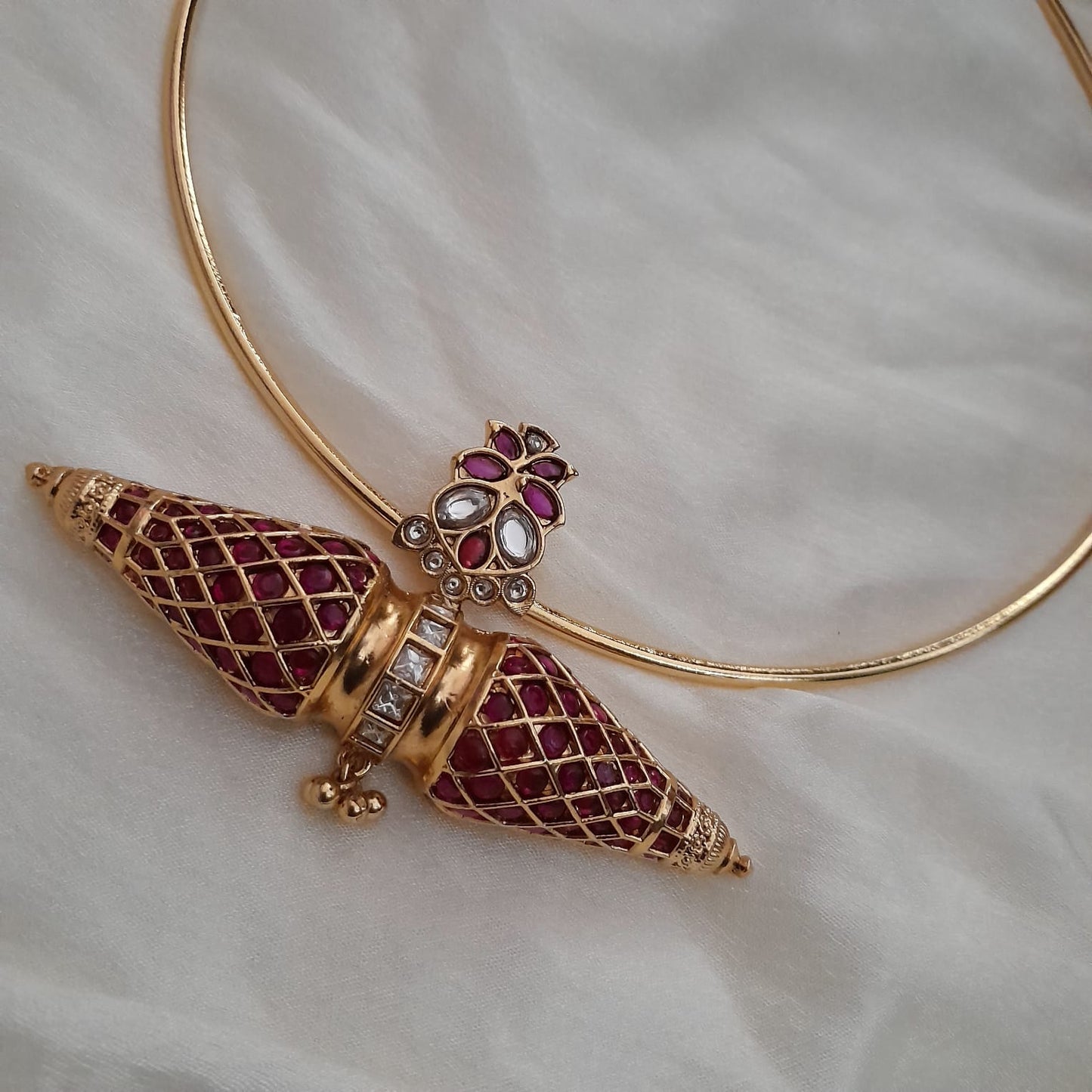 Ruby kemp studded Taweez shaped pendant Hasli necklace