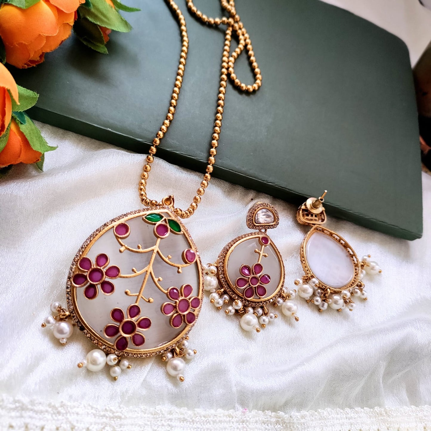 Drop shaped Exclusive Kundan work pendant chain