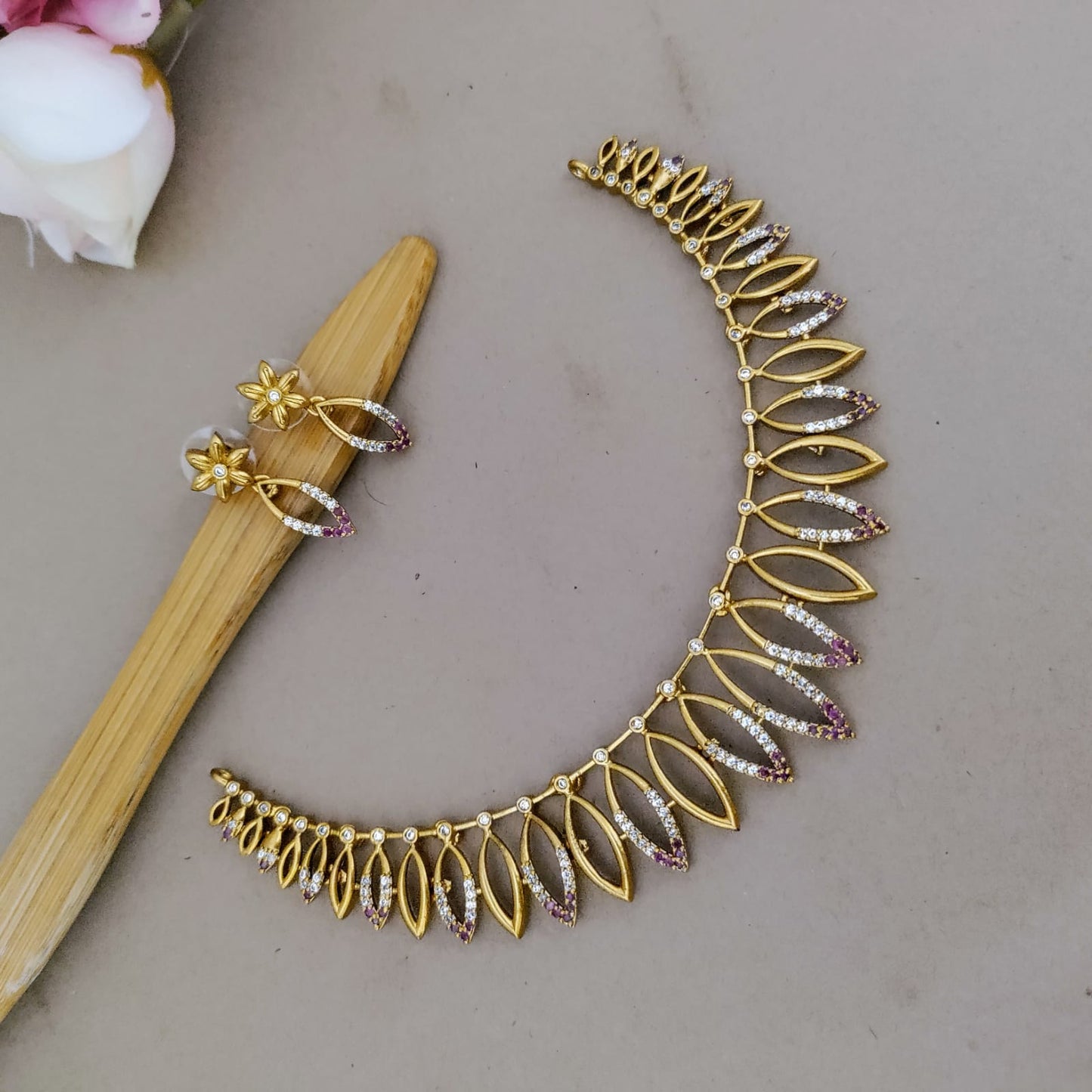 Ad stone drop necklace set