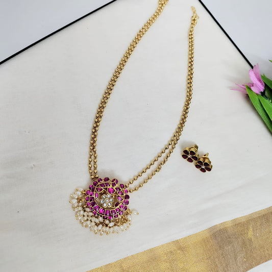 Round jadau stone pendant golden long chain set