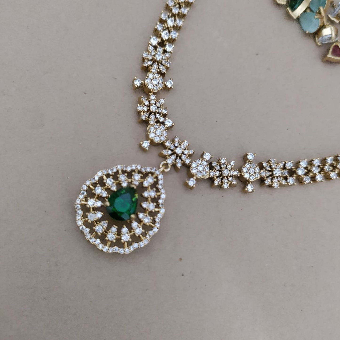 Drop changeable necklace set