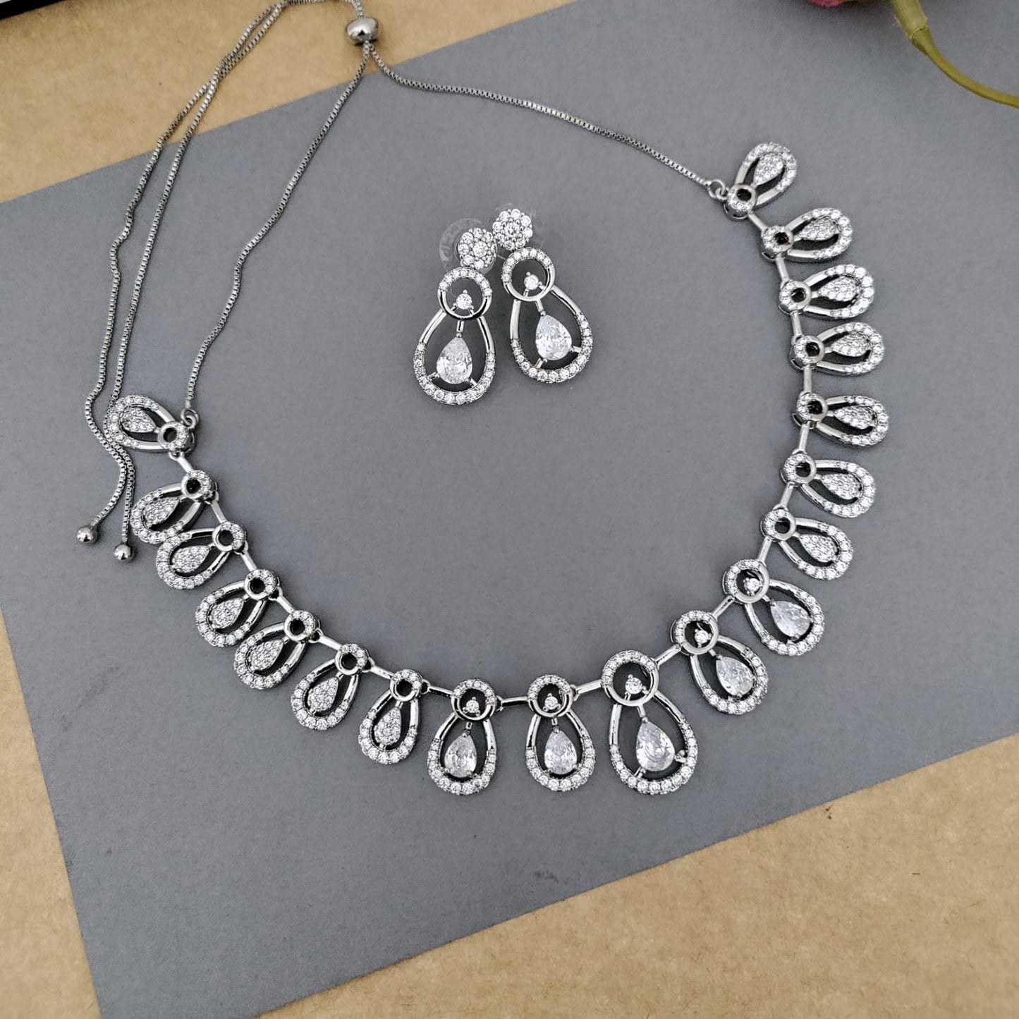 Drop stone ad necklace set
