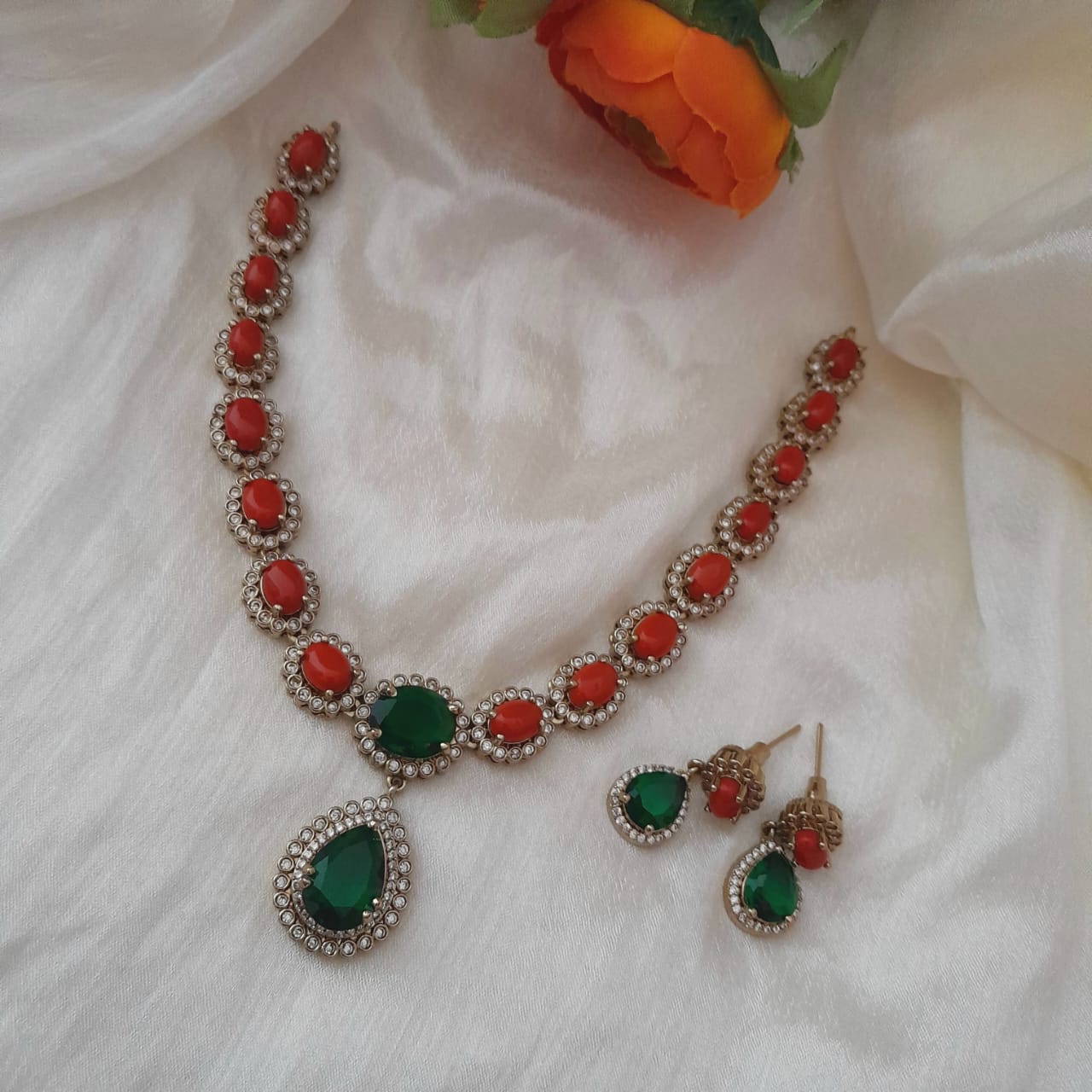 Coral red green drop stone necklace set