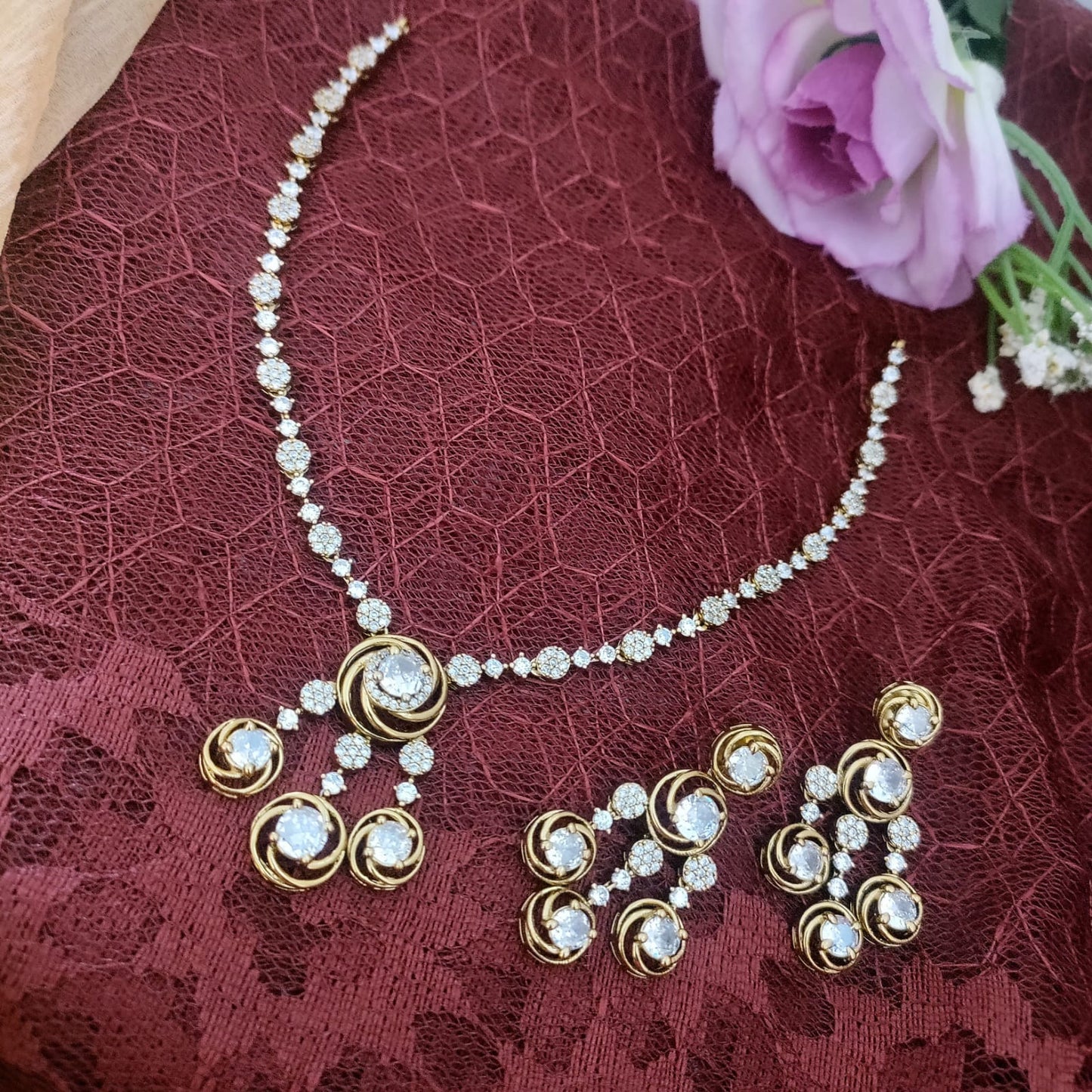 White stone ad necklace set