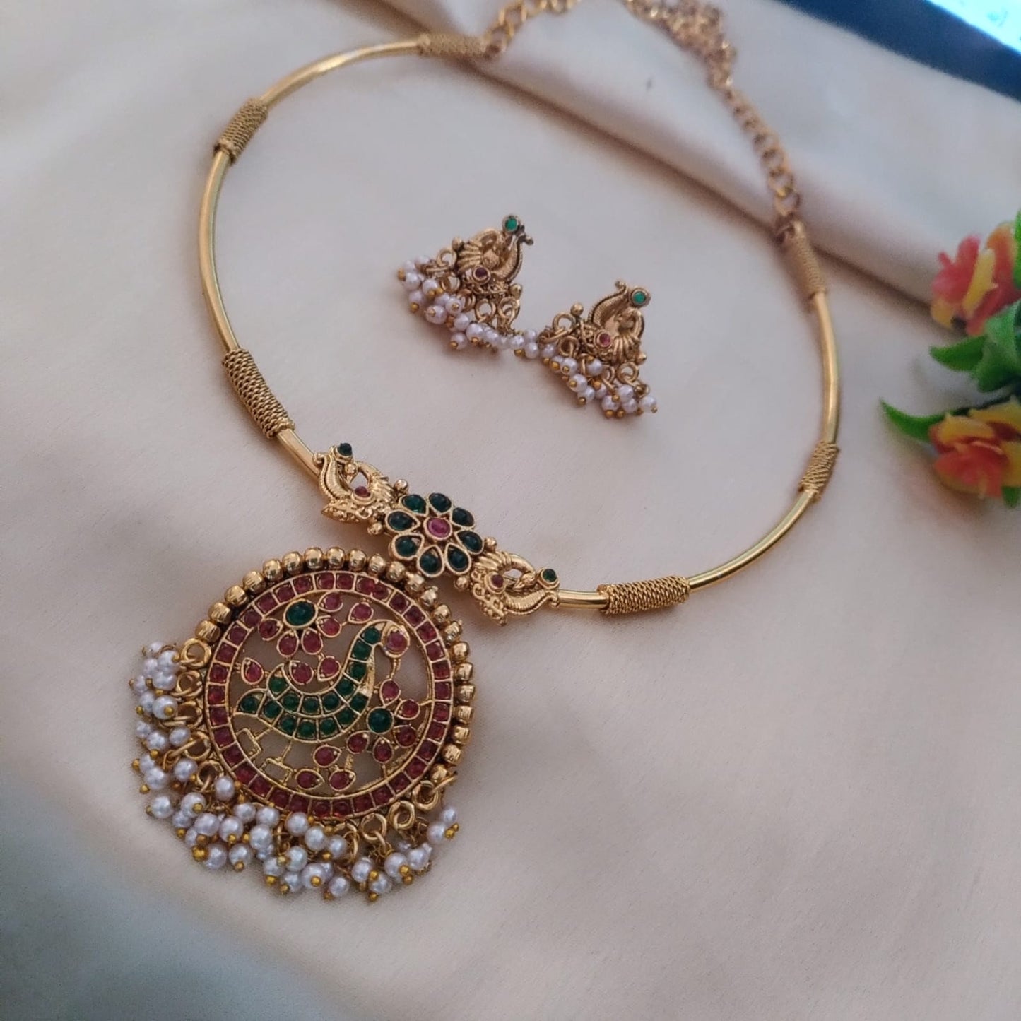 Peacock design pendant with tube hasuli set