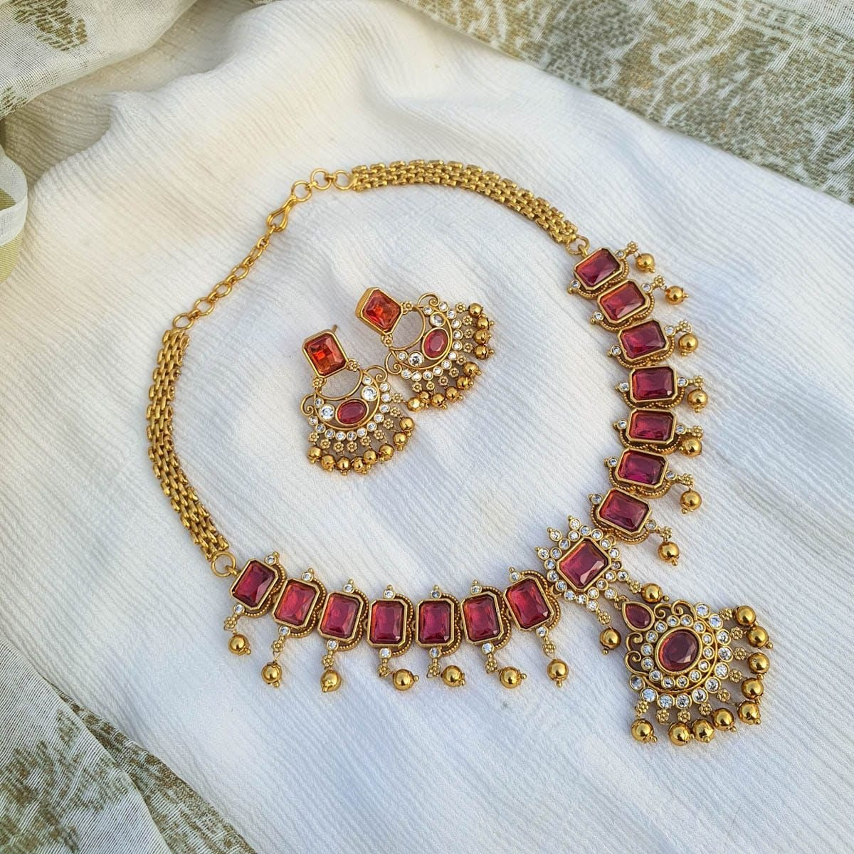 Stunning rectangle shaped doublet stone necklace set