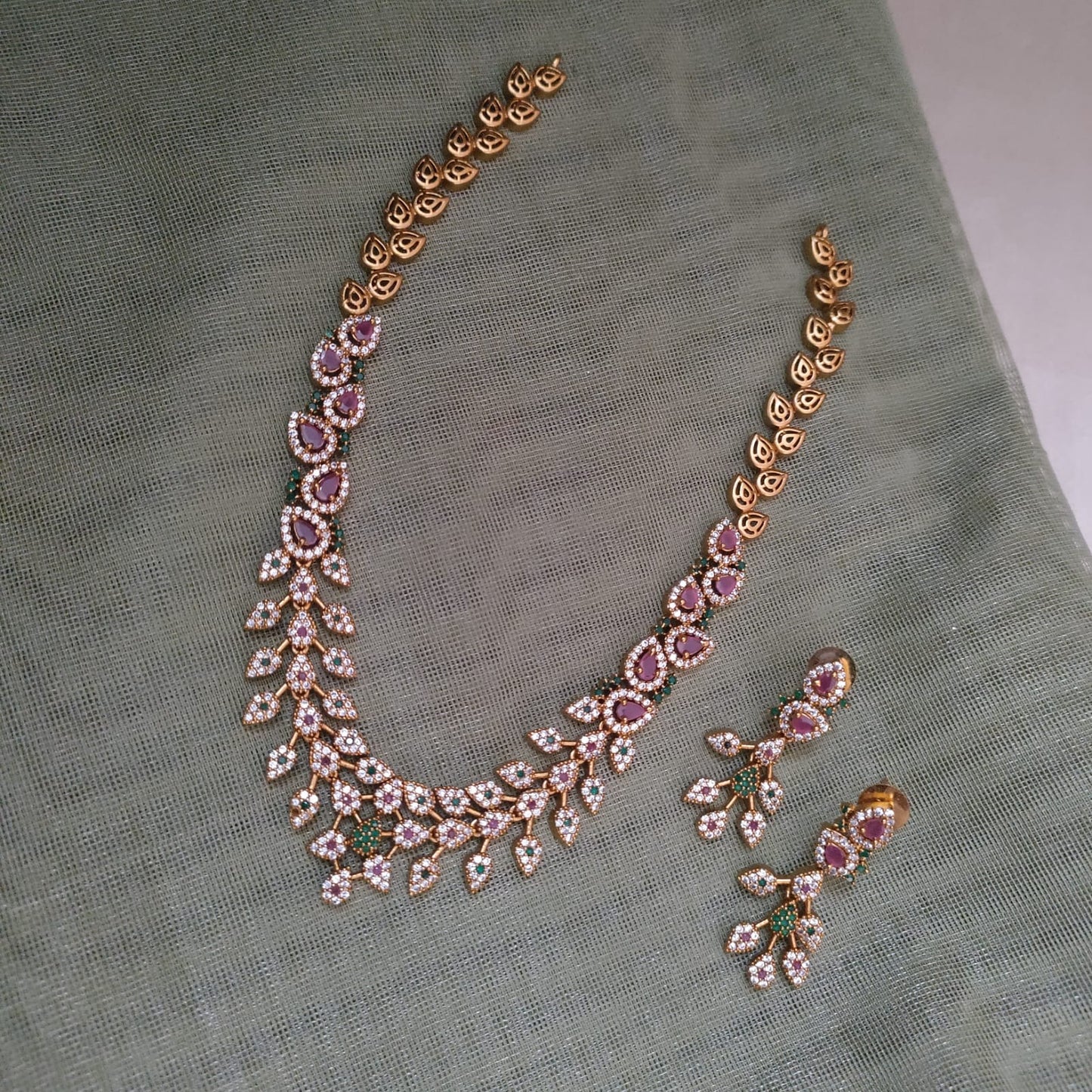 Leaf necklace set