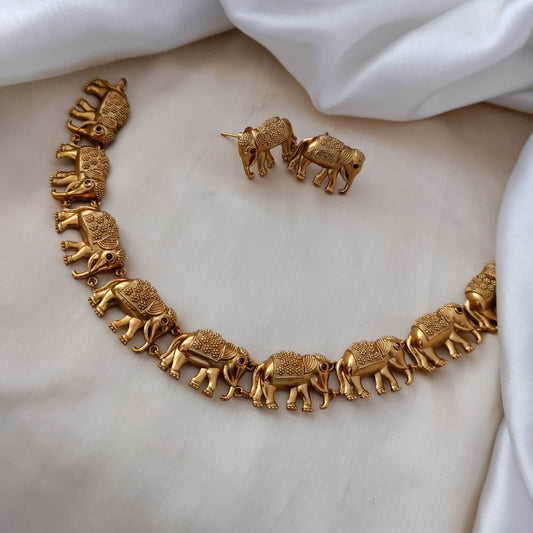 Elephant motif elegant necklace set