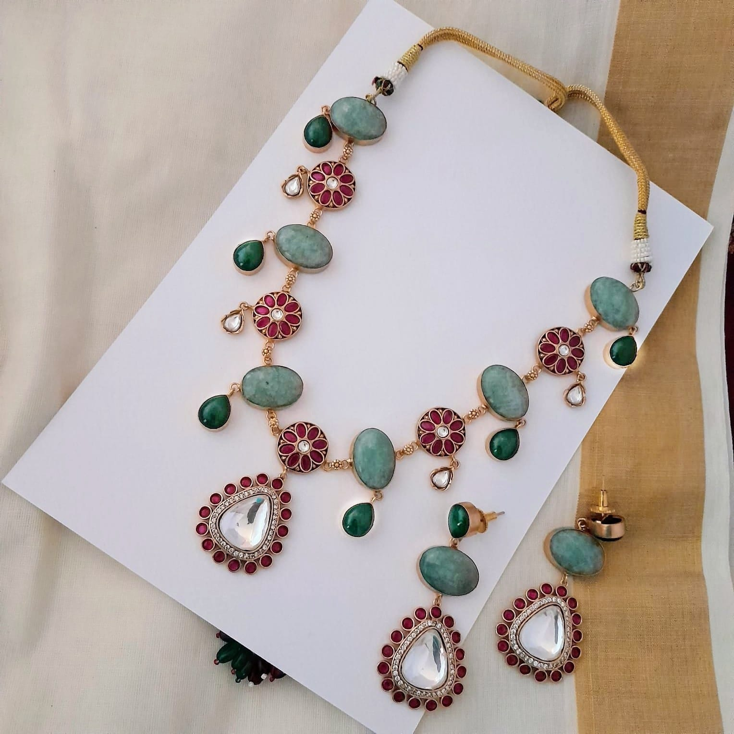 Semiprecious stone with Kundan Jadau work Neckset