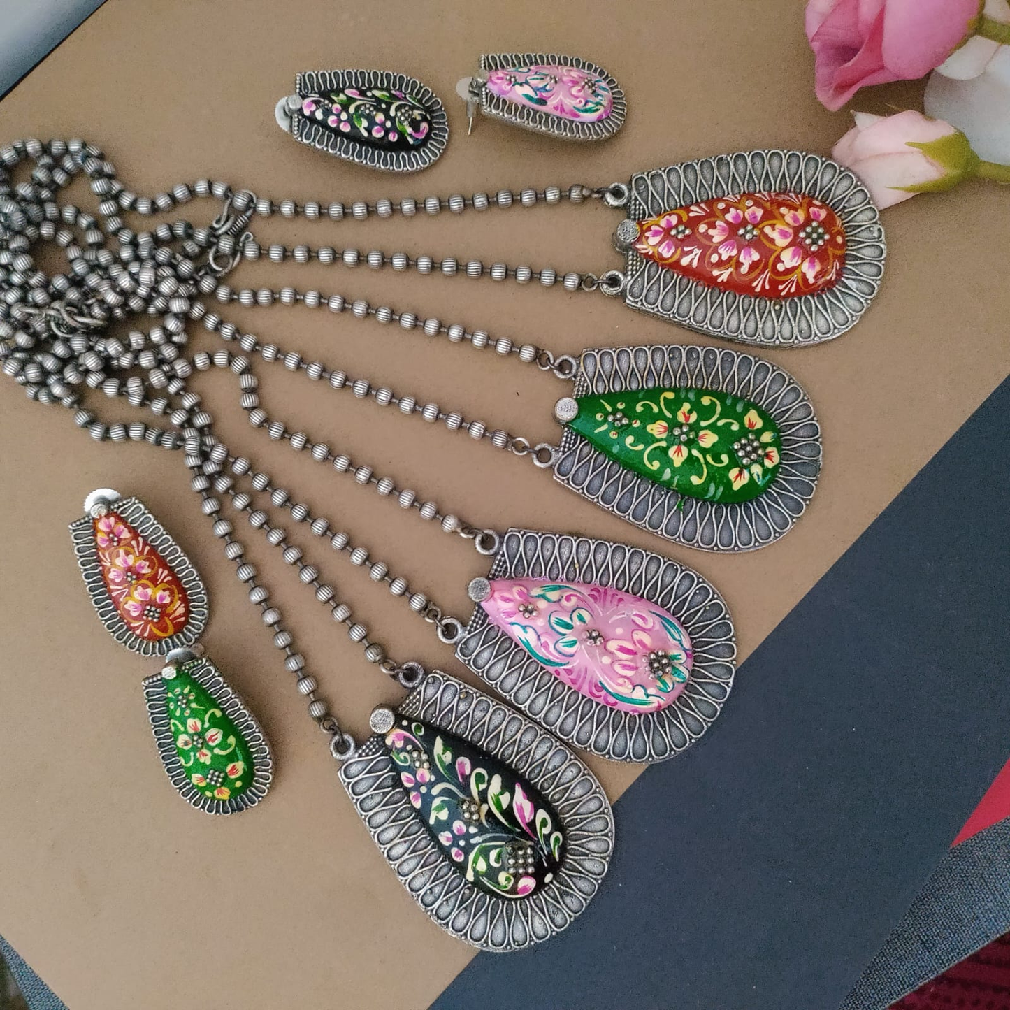 Handpainted pendant chain