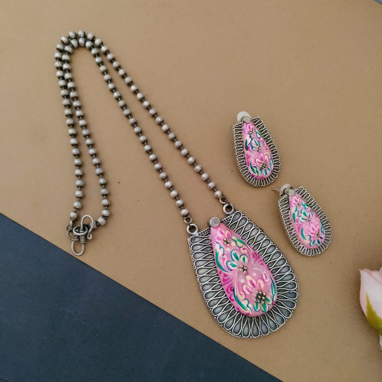 Handpainted pendant chain