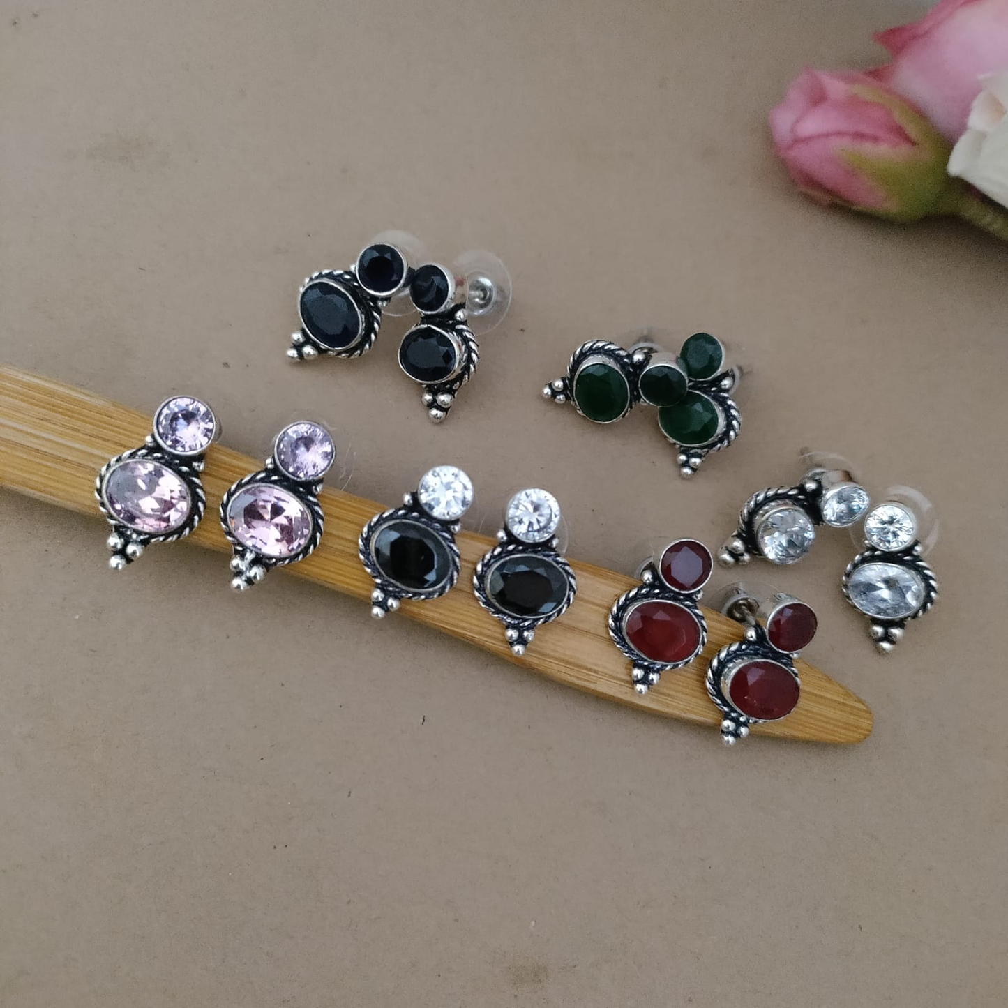 Round type 2 stone earring